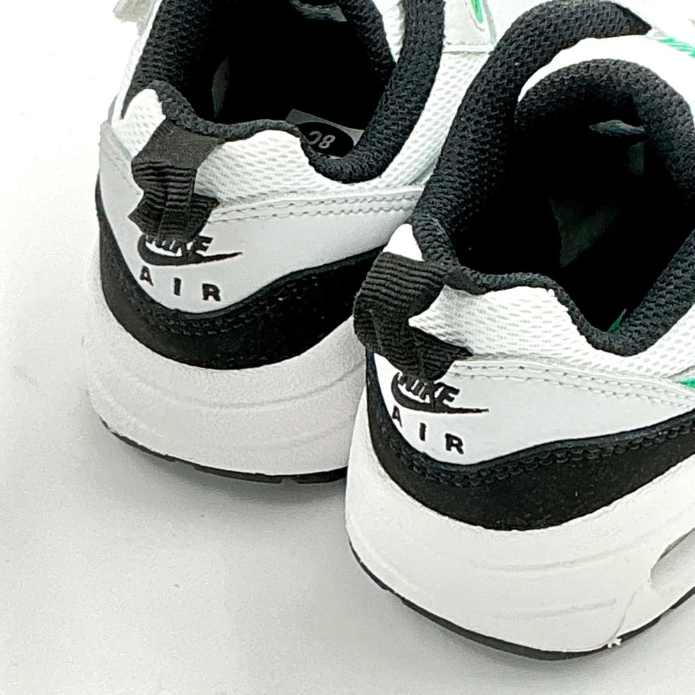 Nike Boys Size 8C 8 Childs Sneaker White Black Green Air Max SYSTM Kids